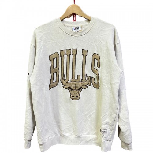 NBA Chicago Bulls beige crew neck jumper